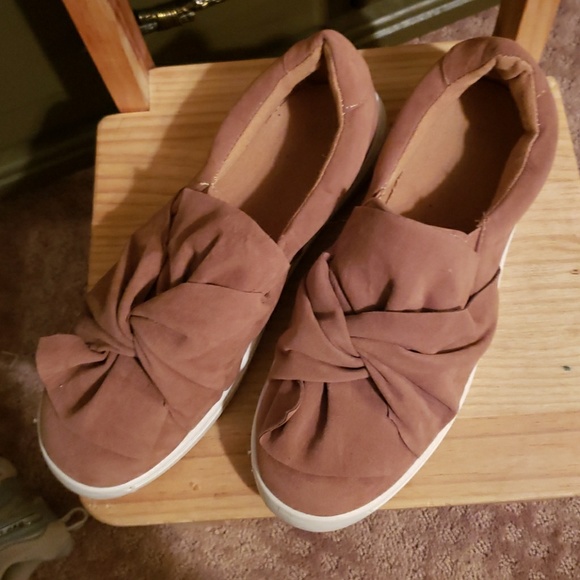 Mauve twist front slip ons - Picture 2 of 3